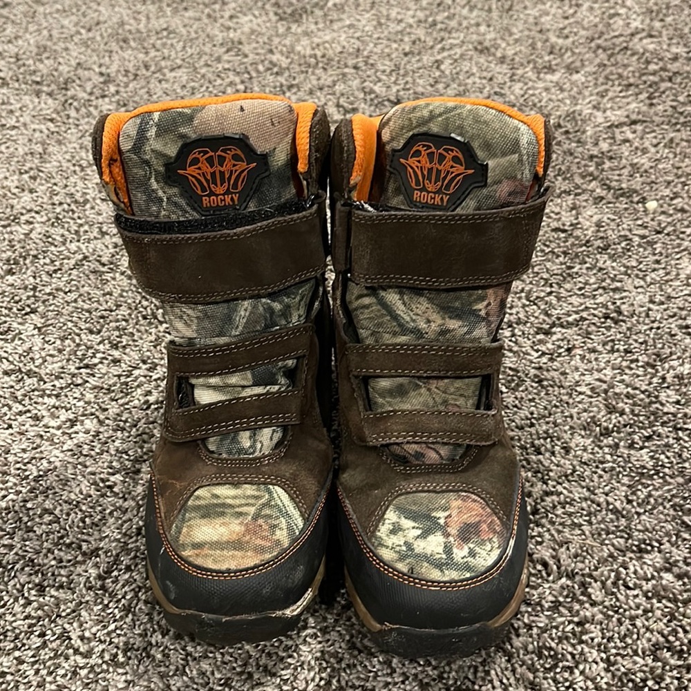 Hunting boots